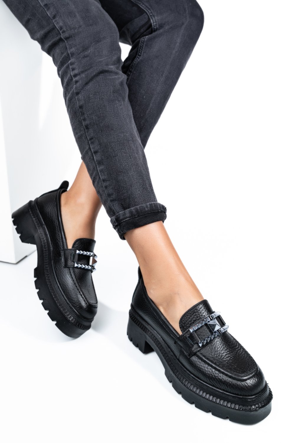 MOCASINI NEGRI PIELE NATURALA IPCBM008