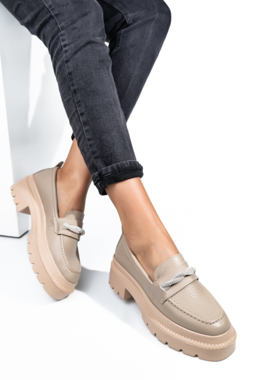 MOCASINI BEJ PIELE NATURALA IPCBM022