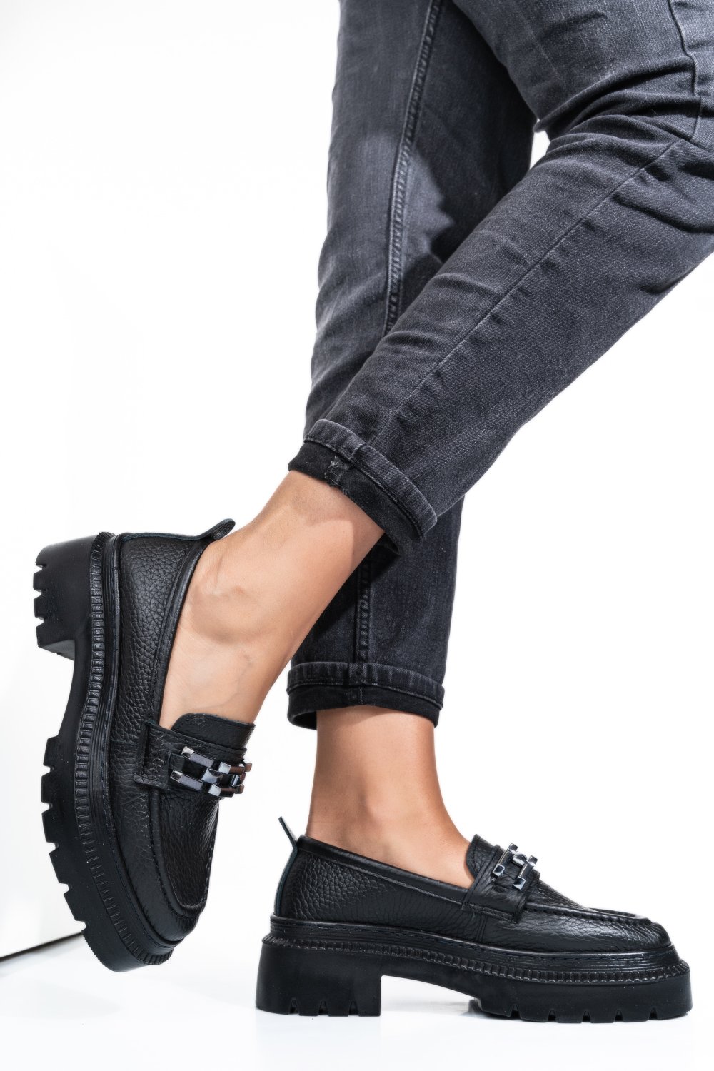 MOCASINI NEGRI PIELE NATURALA IPCBM017