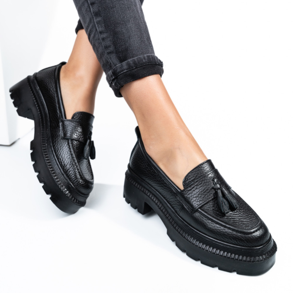 MOCASINI NEGRI PIELE NATURALA IPCBM025