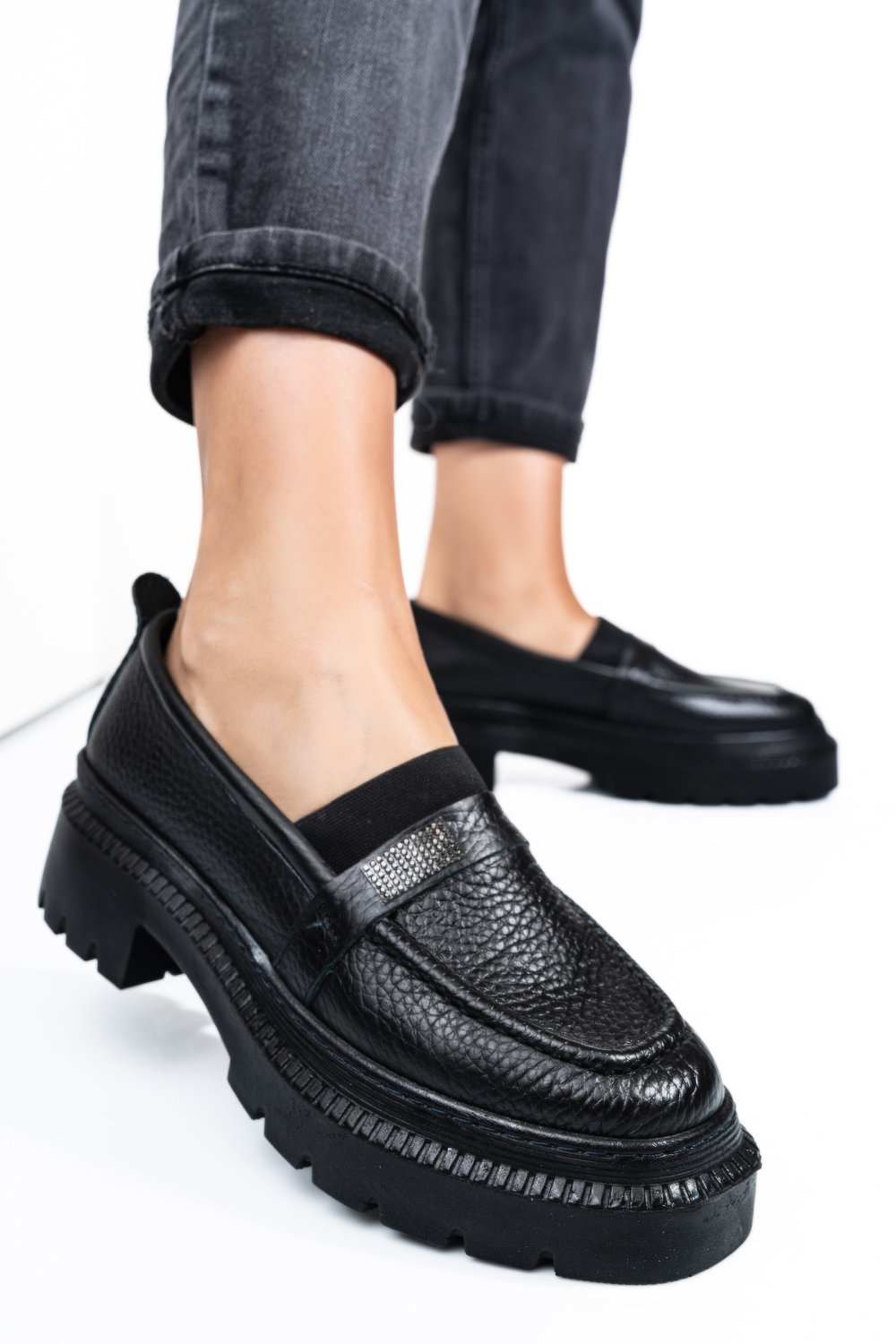 MOCASINI NEGRI PIELE NATURALA IPCBM015