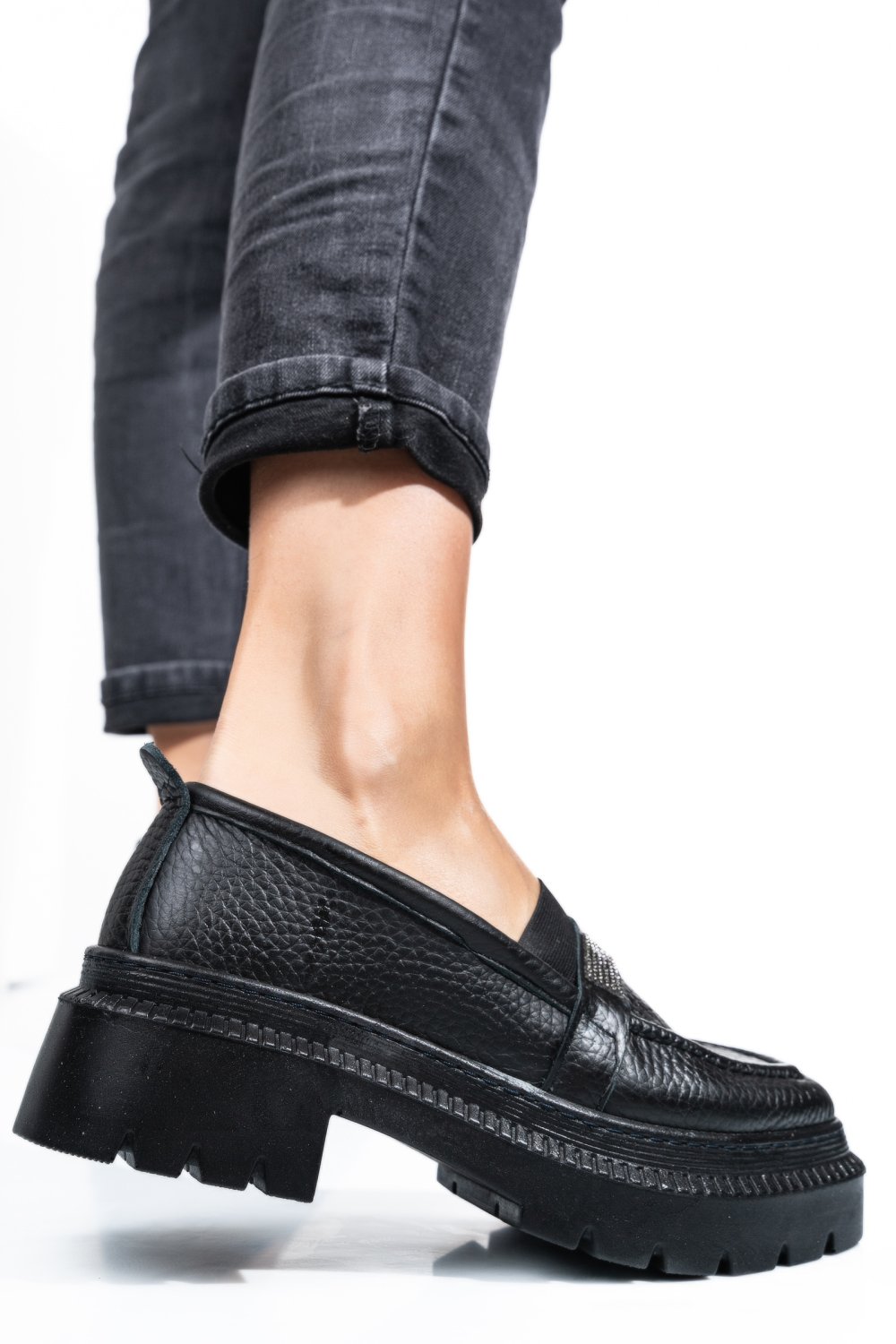 MOCASINI NEGRI PIELE NATURALA IPCBM015