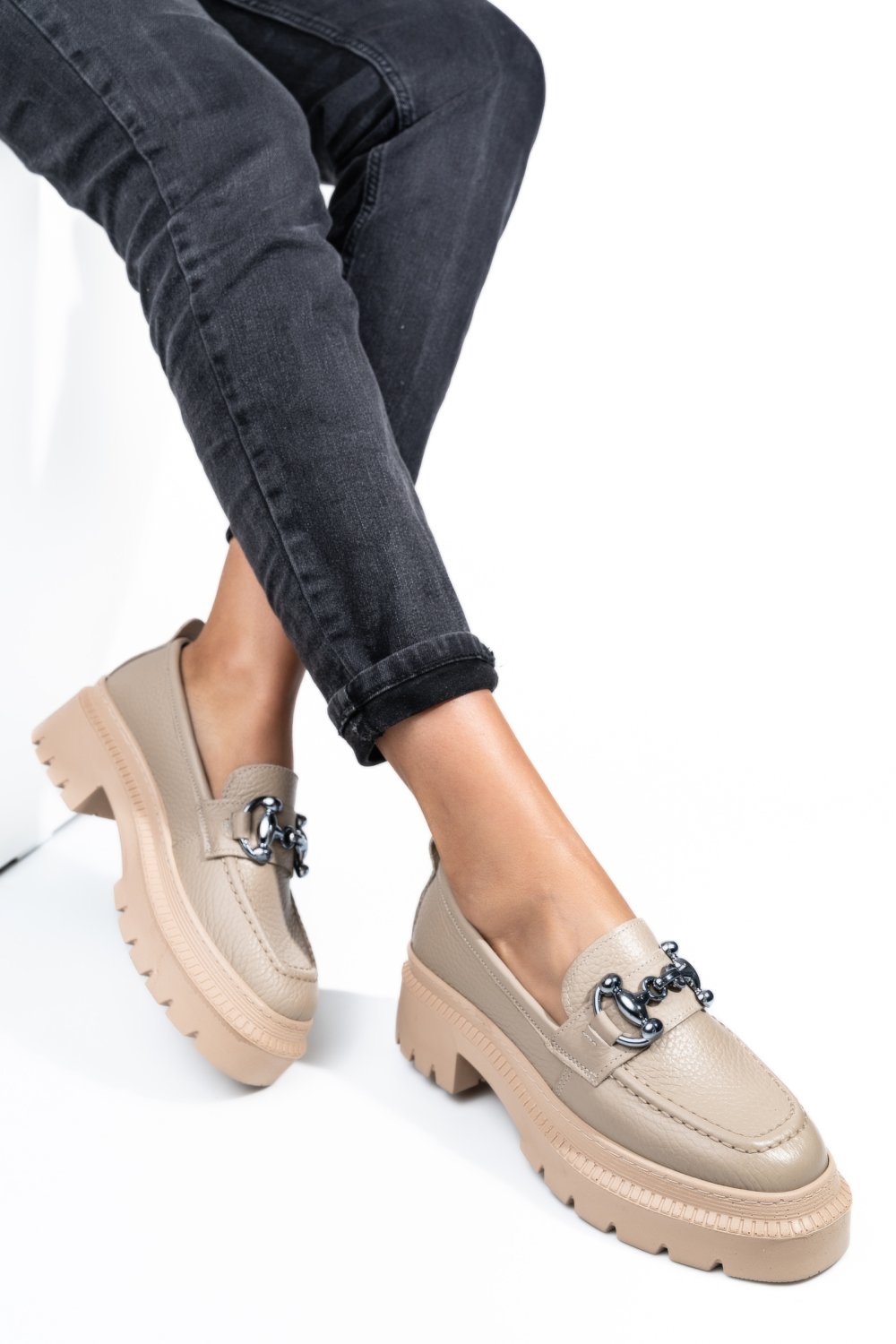 MOCASINI BEJ PIELE NATURALA IPCBM020