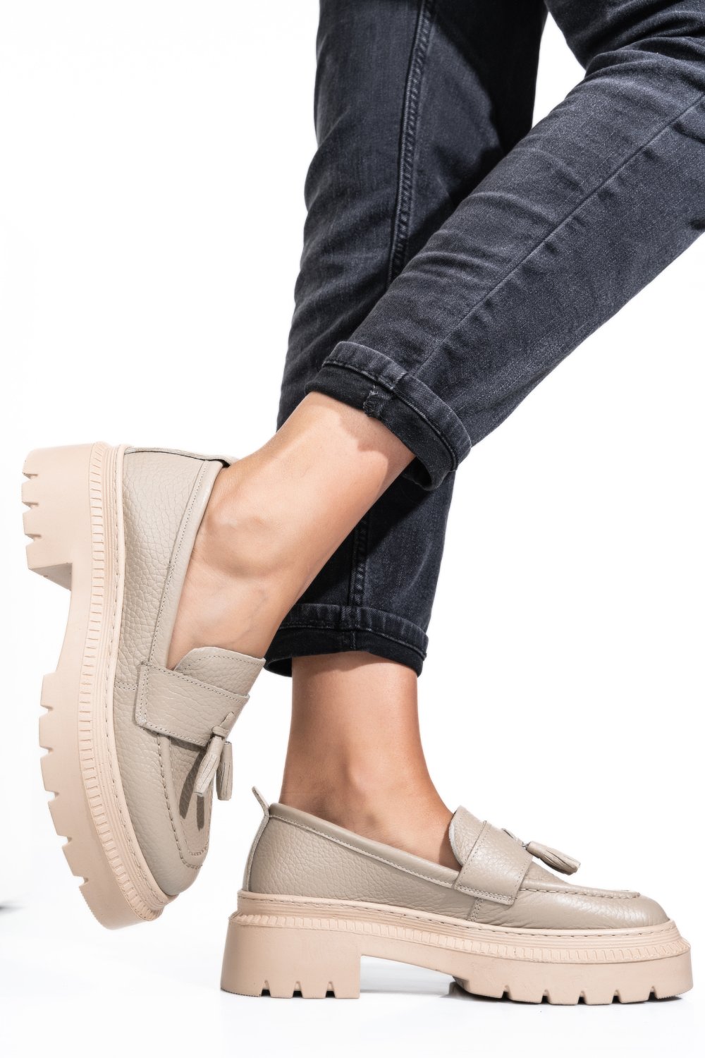 MOCASINI BEJ PIELE NATURALA IPCBM029