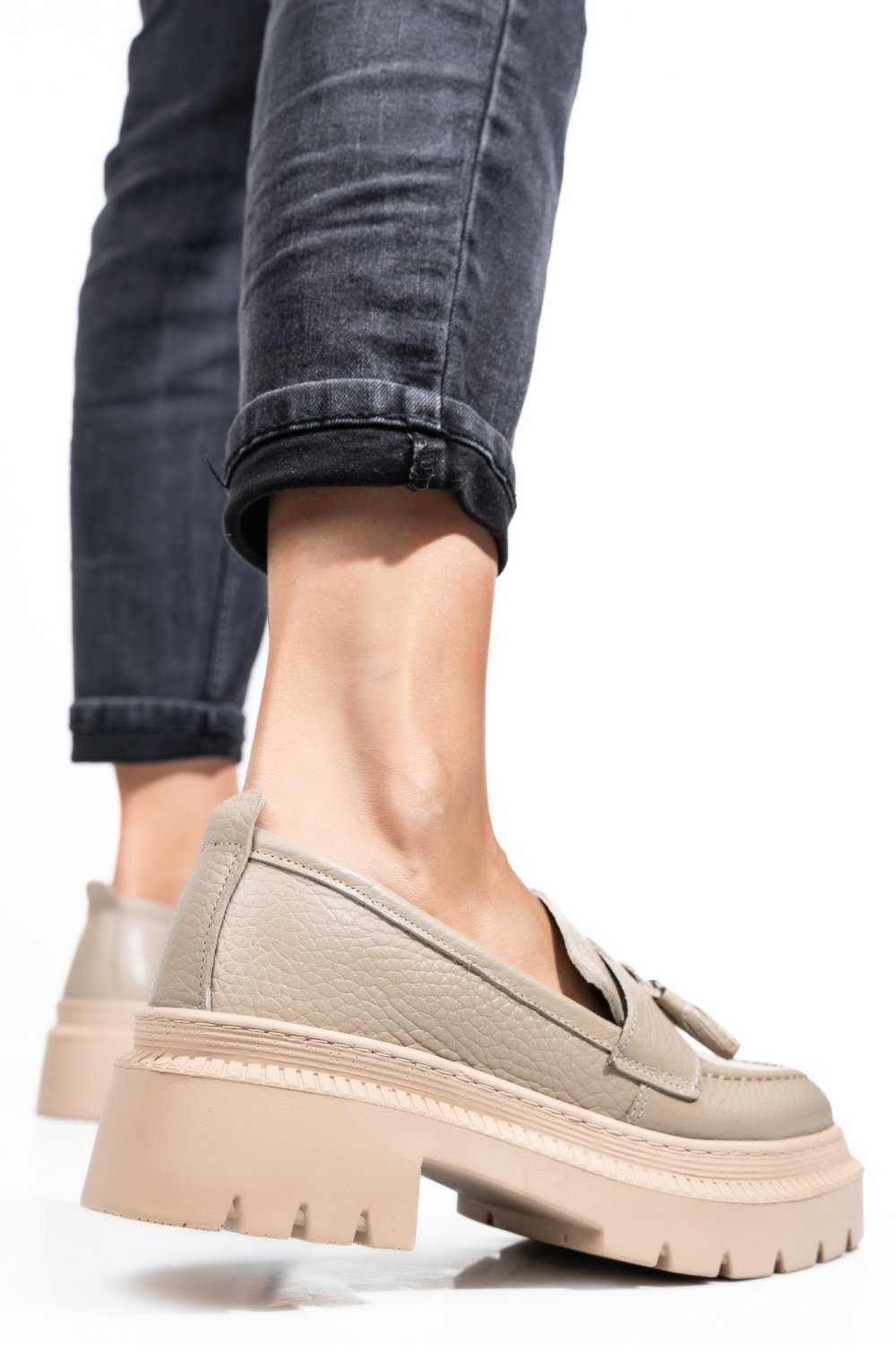 MOCASINI BEJ PIELE NATURALA IPCBM029
