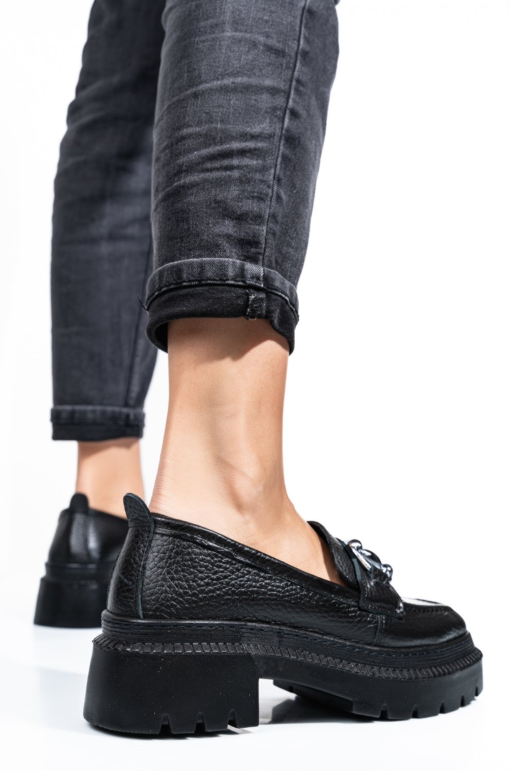 MOCASINI NEGRI PIELE NATURALA IPCBM019