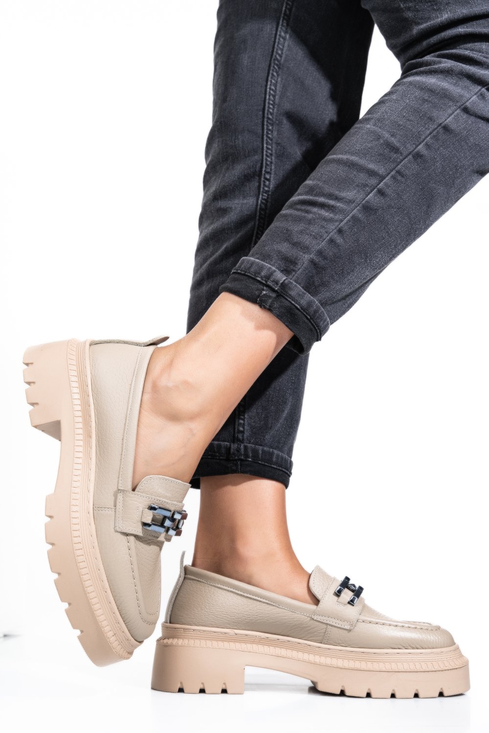 MOCASINI BEJ PIELE NATURALA IPCBM003