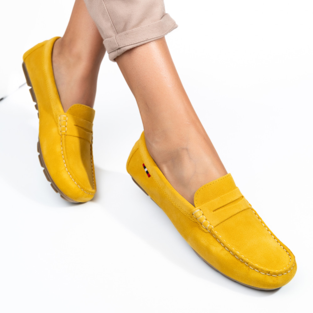 MOCASINI GALBENI PIELE NATURALA INTOARSA WM424R01
