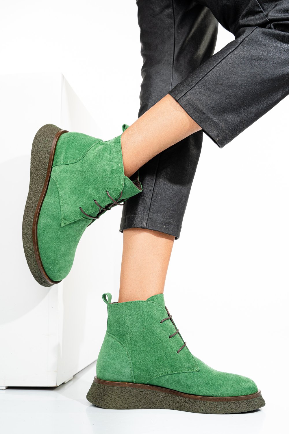 GHETE VERZI PIELE NATURALA INTOARSA 2PC22832SP