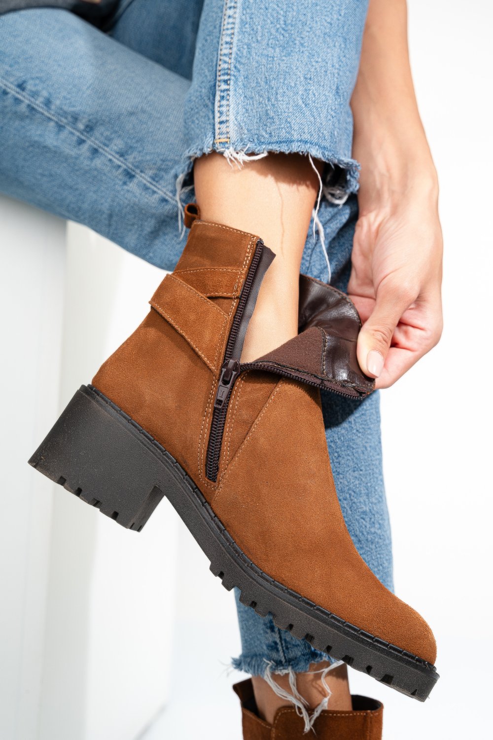 GHETE CAMEL PIELE NATURALA INTOARSA 1S77537