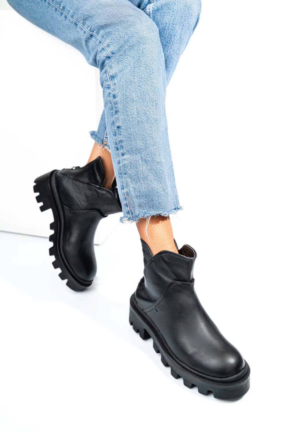 GHETE NEGRE PIELE NATURALA 6S77713
