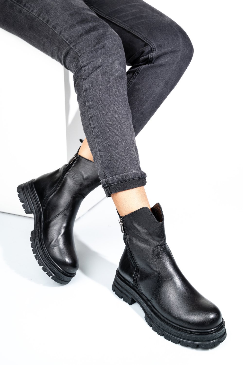 GHETE NEGRE PIELE NATURALA APCK5204