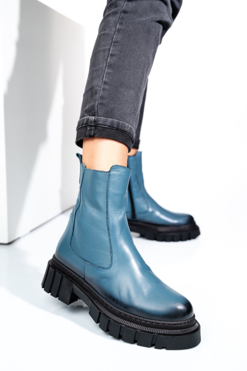 GHETE ALBASTRE PIELE NATURALA APCK4802