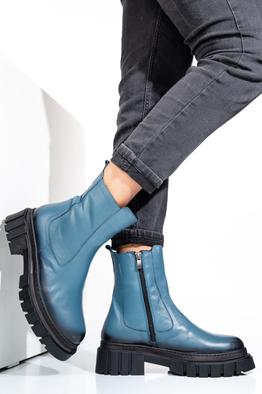 GHETE ALBASTRE PIELE NATURALA APCK4802