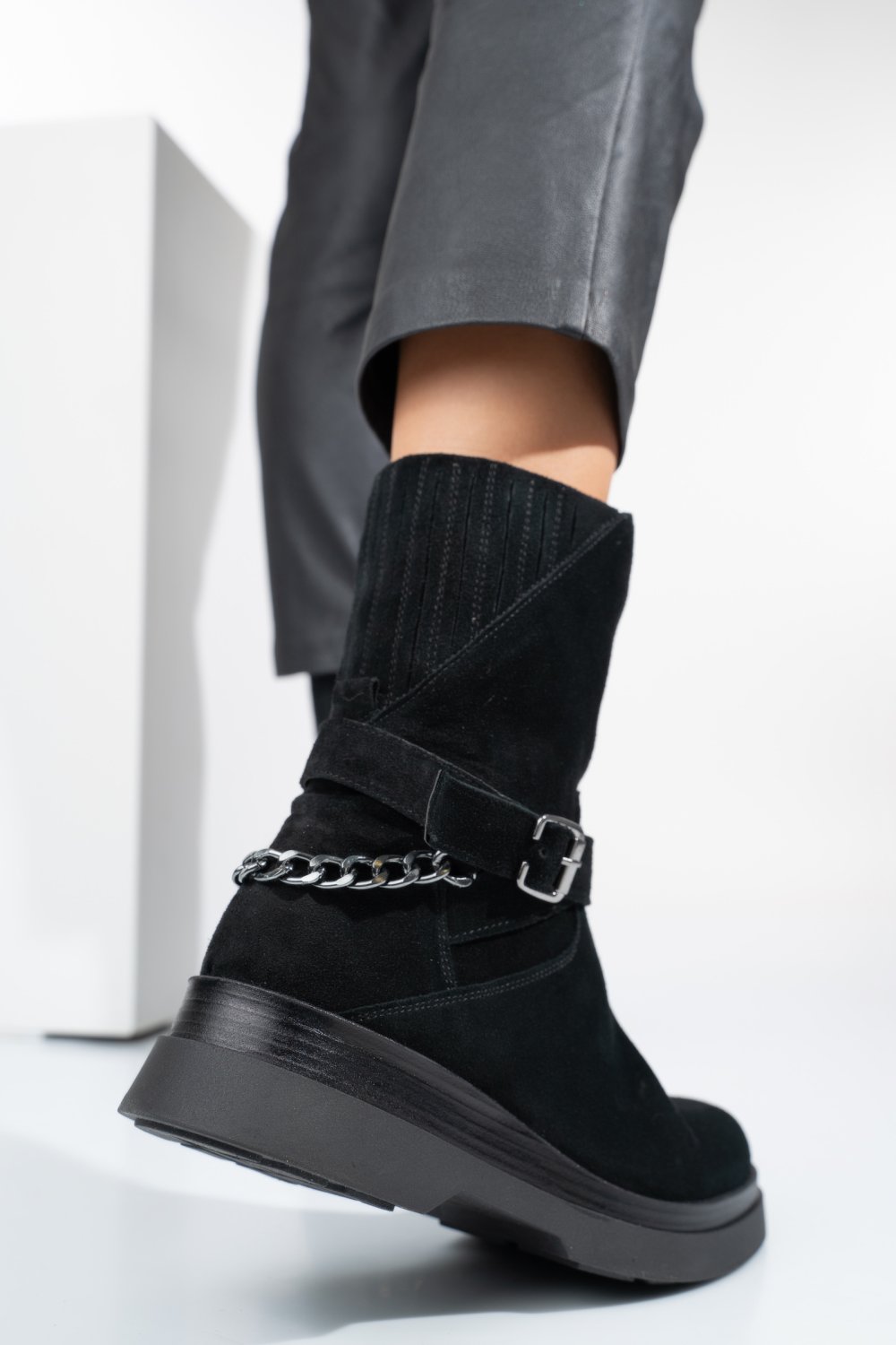 GHETE NEGRE PIELE NATURALA INTOARSA 242817SP