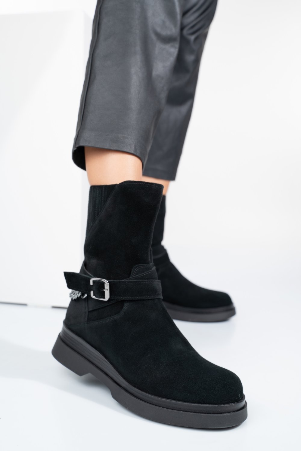 GHETE NEGRE PIELE NATURALA INTOARSA 242817SP