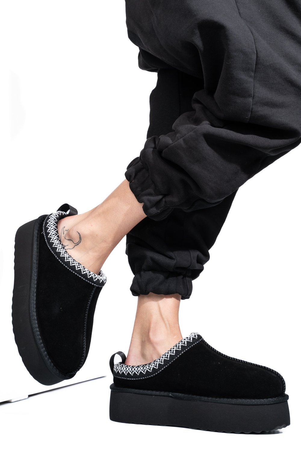 SABOTI NEGRI PIELE NATURALA INTOARSA 1S77253