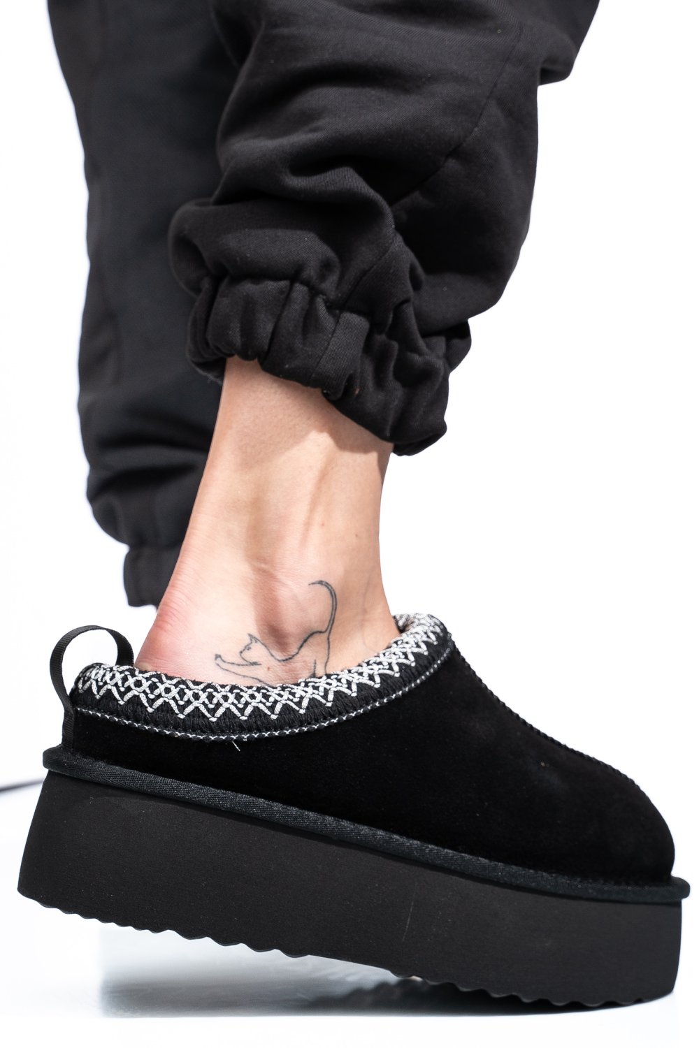 SABOTI NEGRI PIELE NATURALA INTOARSA 1S77253