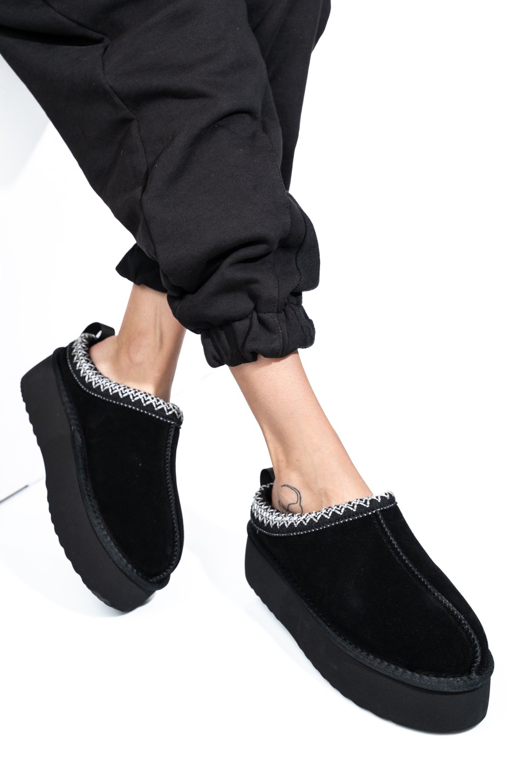 SABOTI NEGRI PIELE NATURALA INTOARSA 1S77253