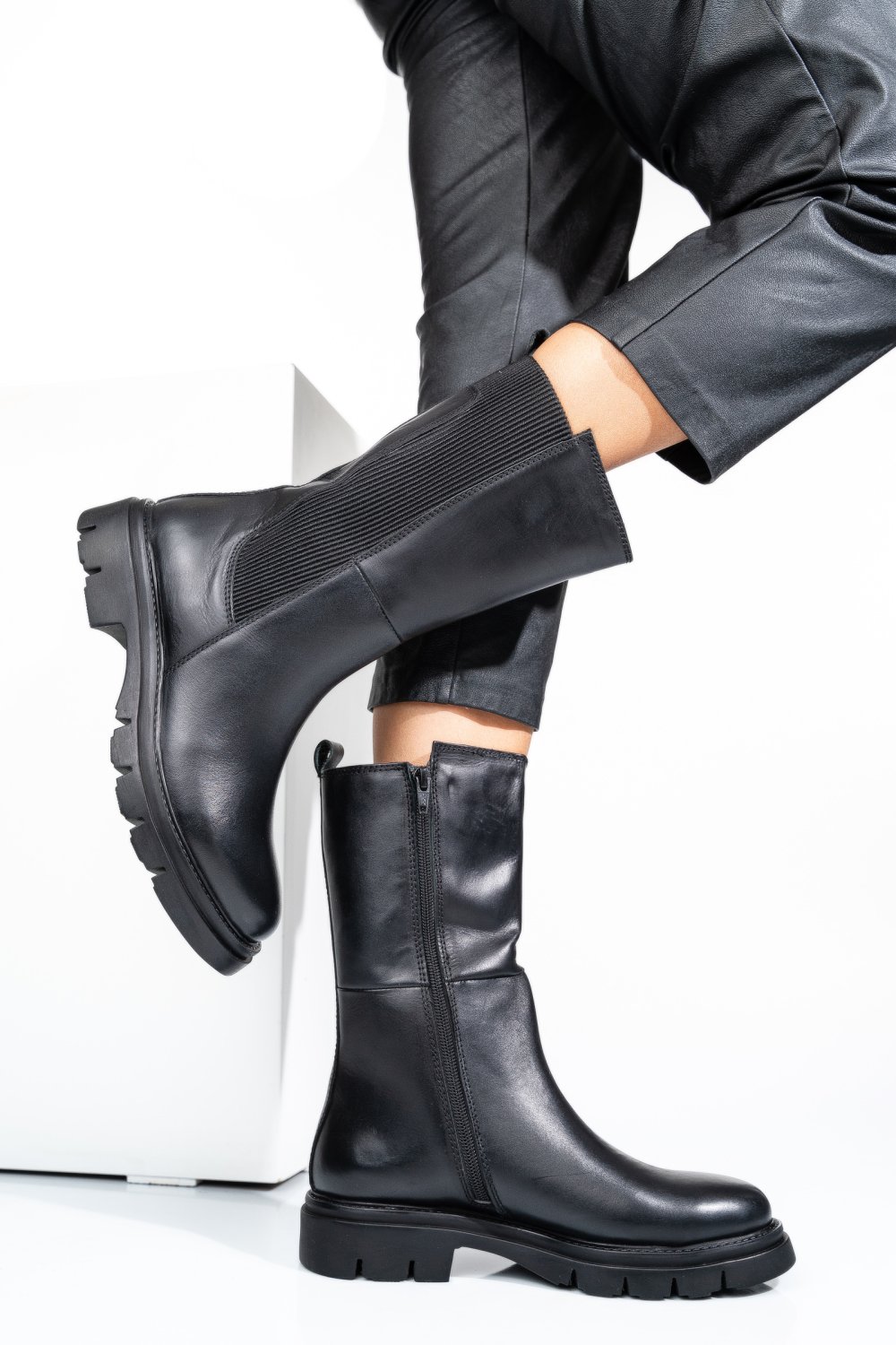 GHETE NEGRE PIELE NATURALA 1S770539