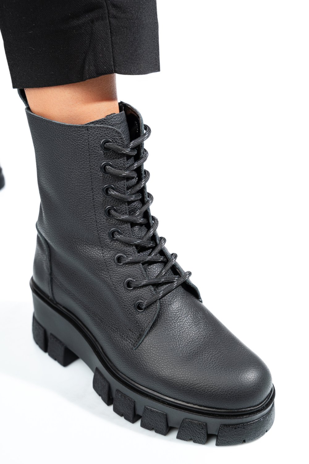 GHETE NEGRE PIELE NATURALA 1S7755