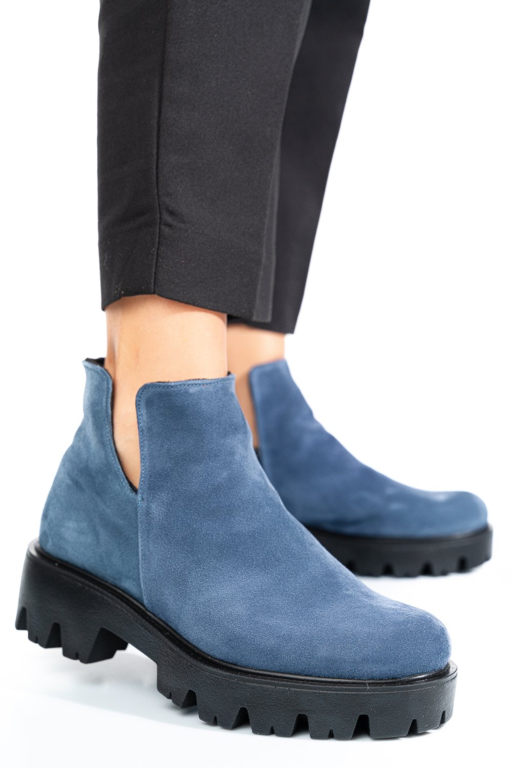 GHETE ALBASTRE PIELE NATURALA INTOARSA 0S7724