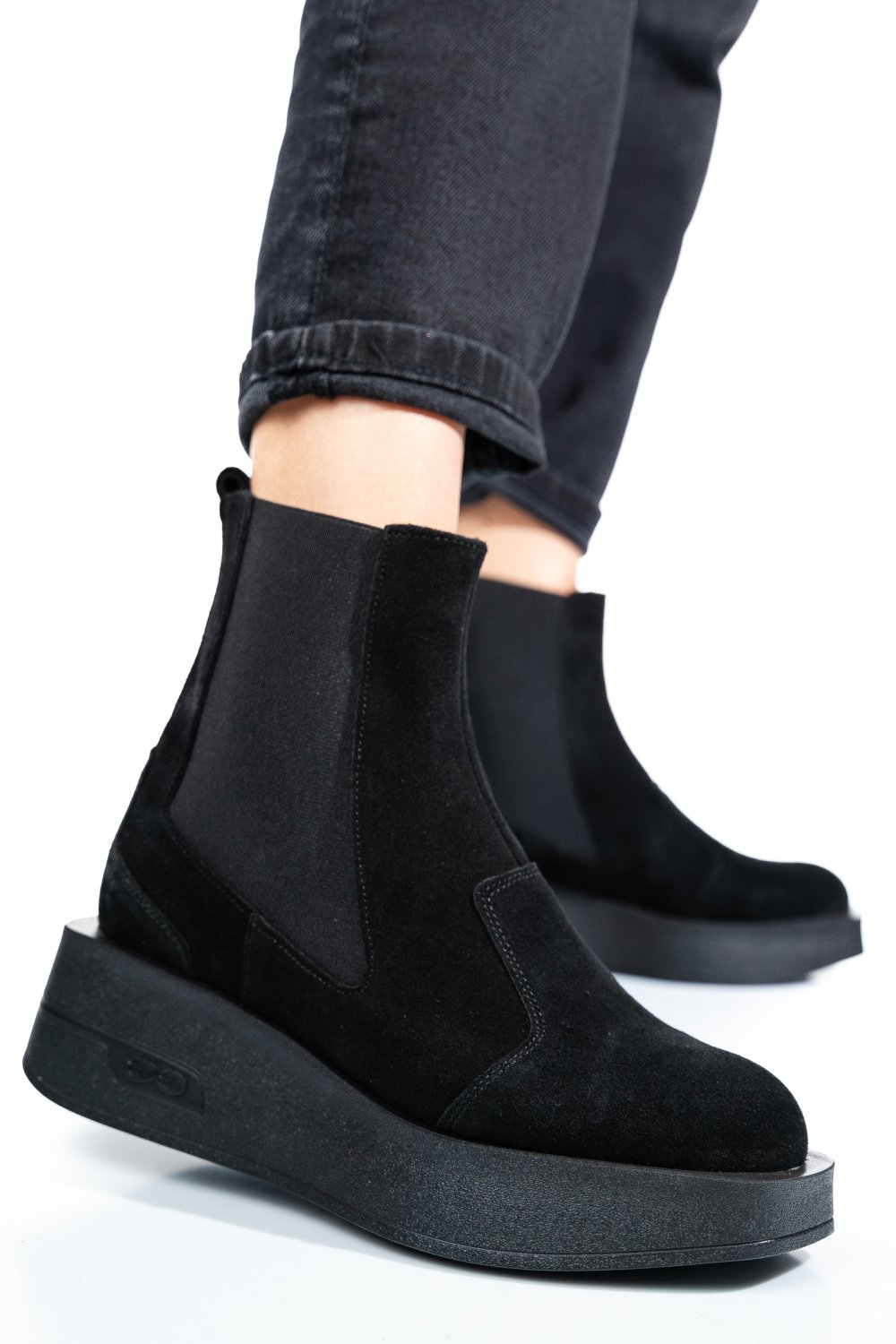 GHETE NEGRE PIELE NATURALA INTOARSA 2S7700