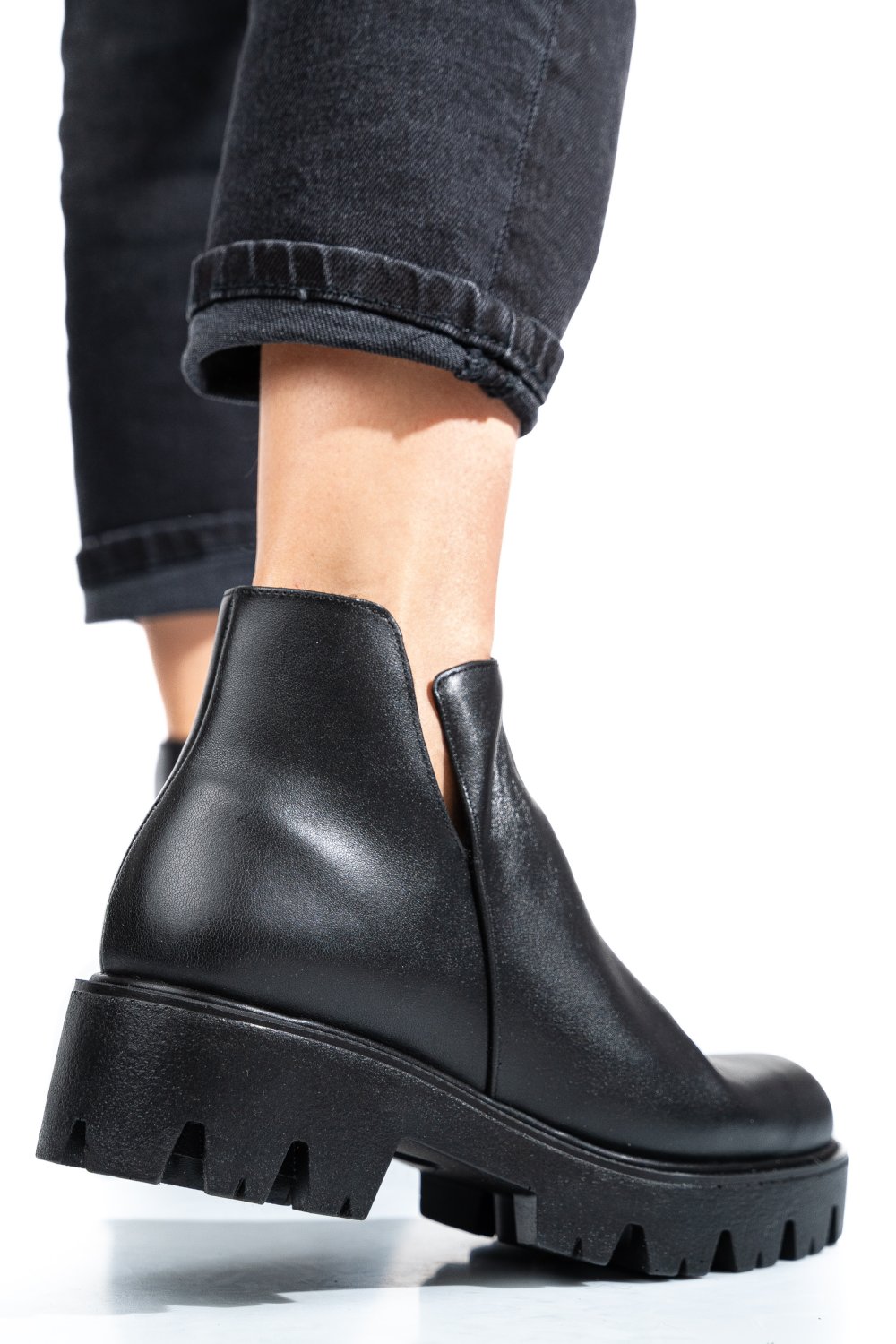 GHETE NEGRE PIELE NATURALA 0S7724