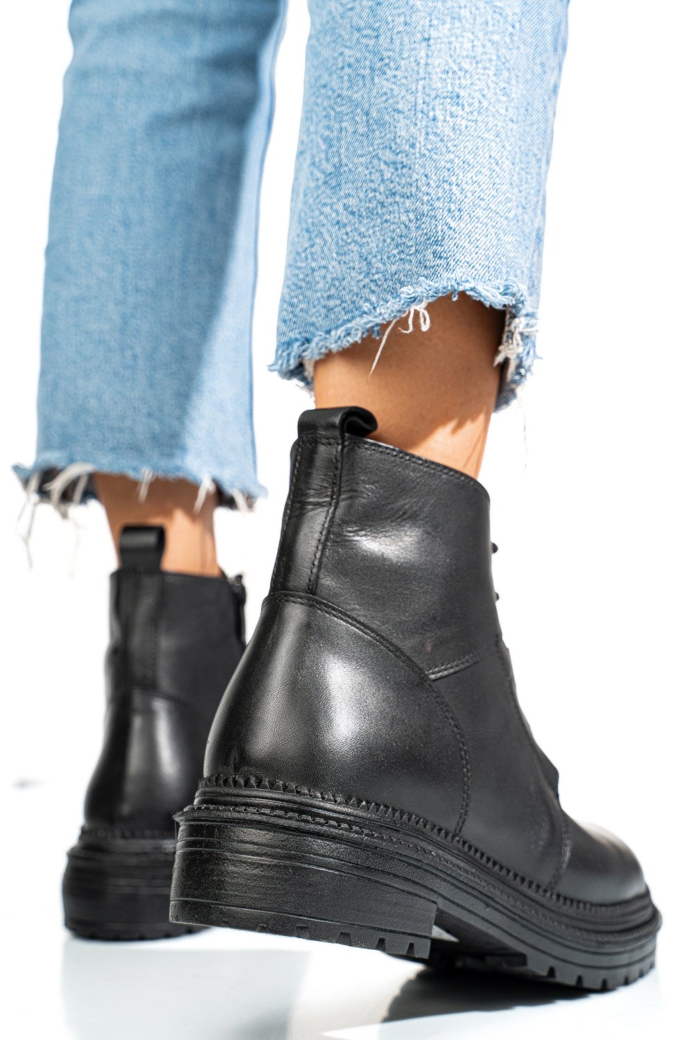 GHETE NEGRE PIELE NATURALA APCYB003