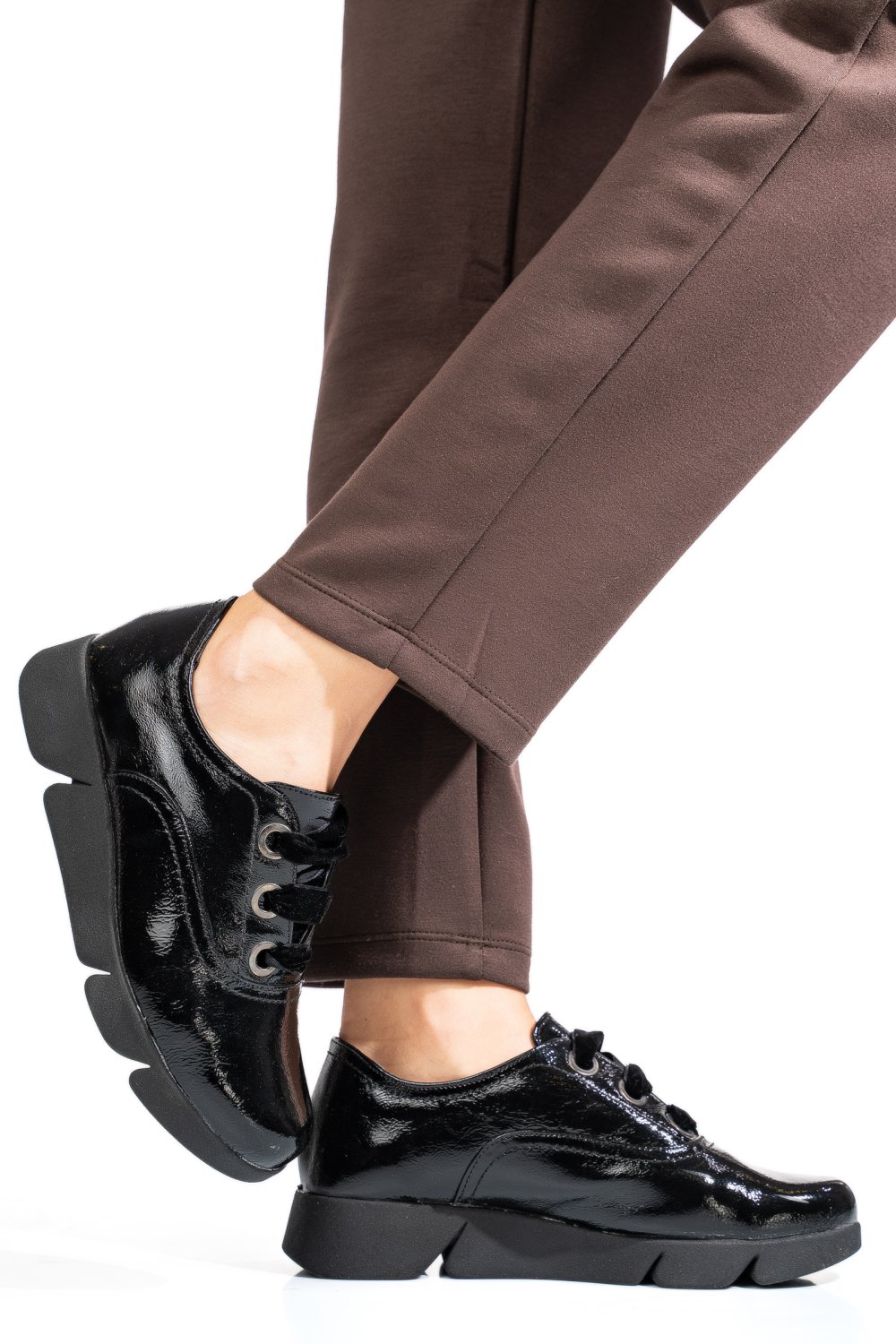 PANTOFI NEGRI PIELE NATURALA LACUITA EPC1549-13