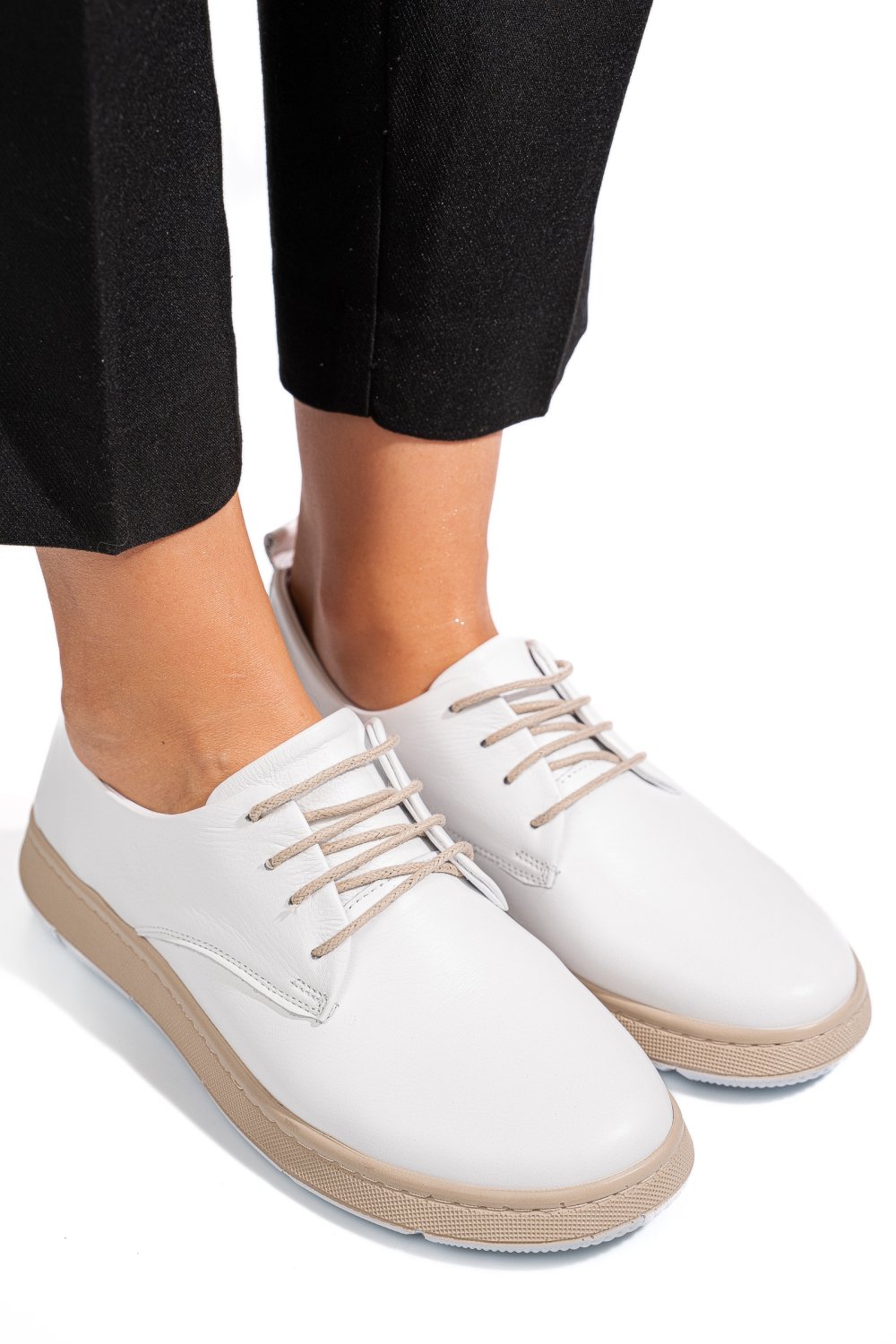 PANTOFI ALBI PIELE NATURALA APCKD070