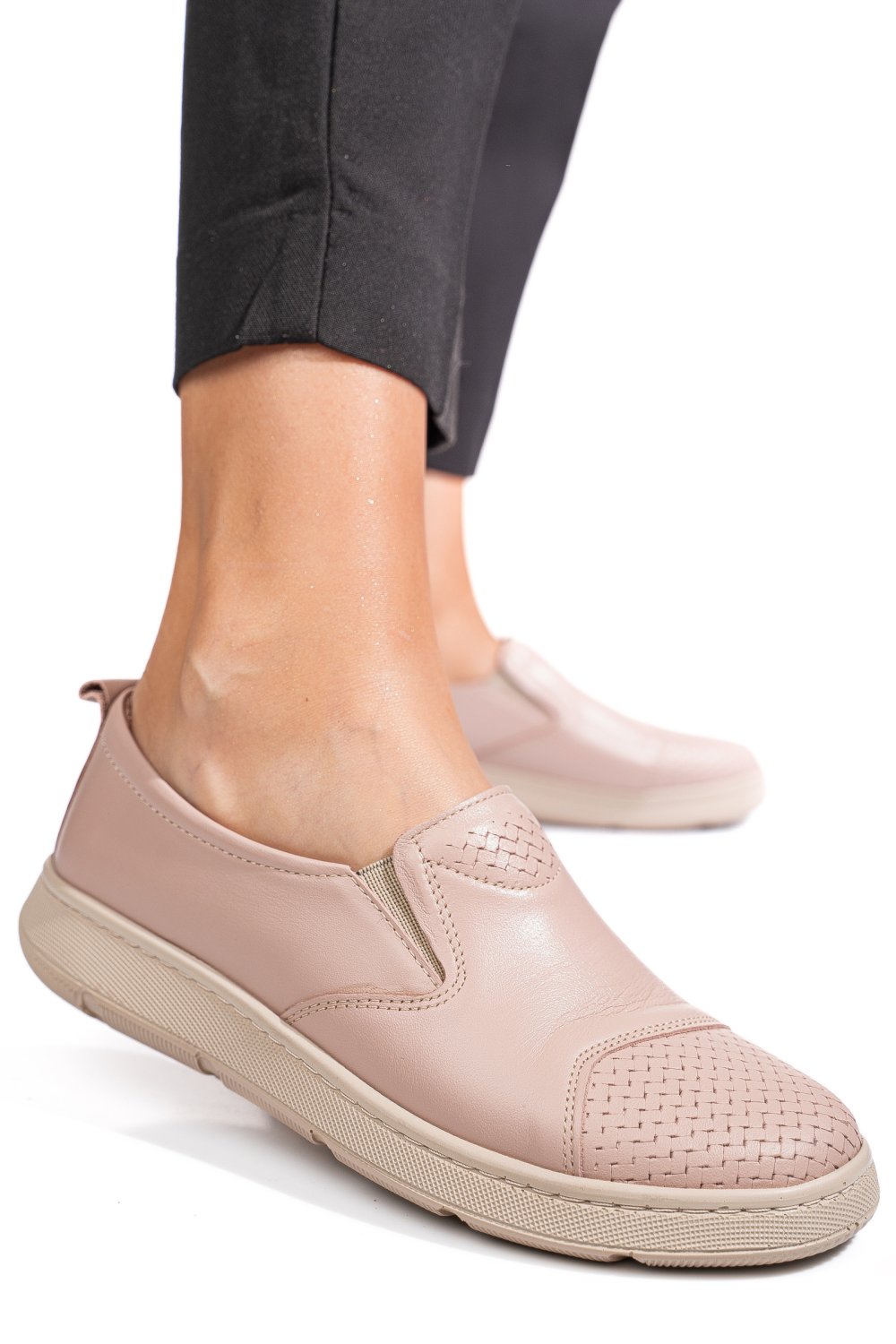 PANTOFI ROZ PIELE NATURALA APCKD090