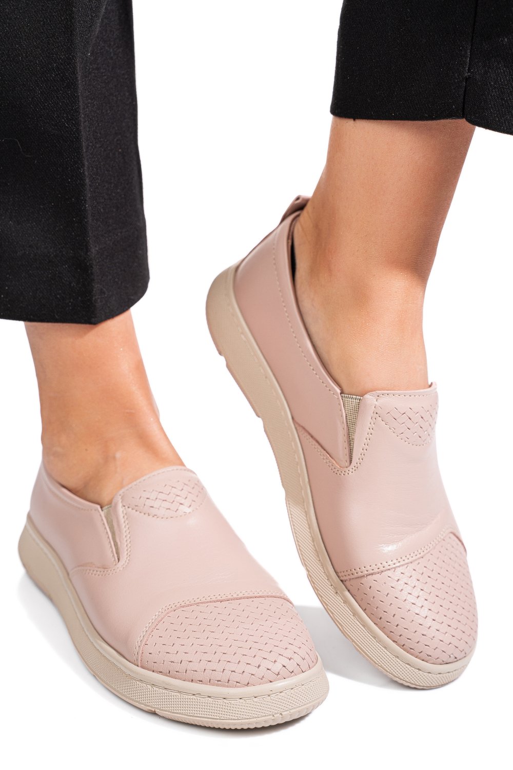 PANTOFI ROZ PIELE NATURALA APCKD090