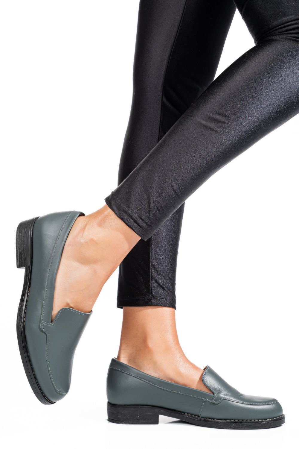 MOCASINI GRI PIELE NATURALA 1PC110