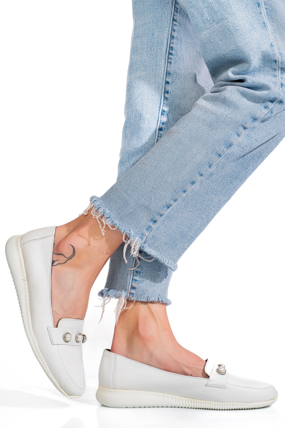 PANTOFI ALBI PIELE NATURALA 8PC6202
