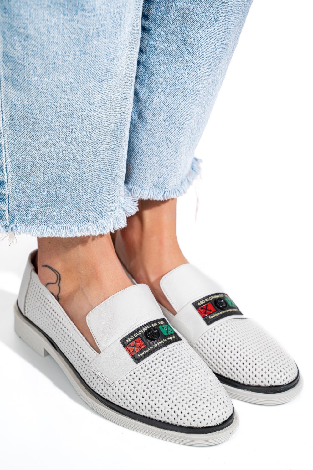 PANTOFI ALBI PIELE NATURALA 1PC121