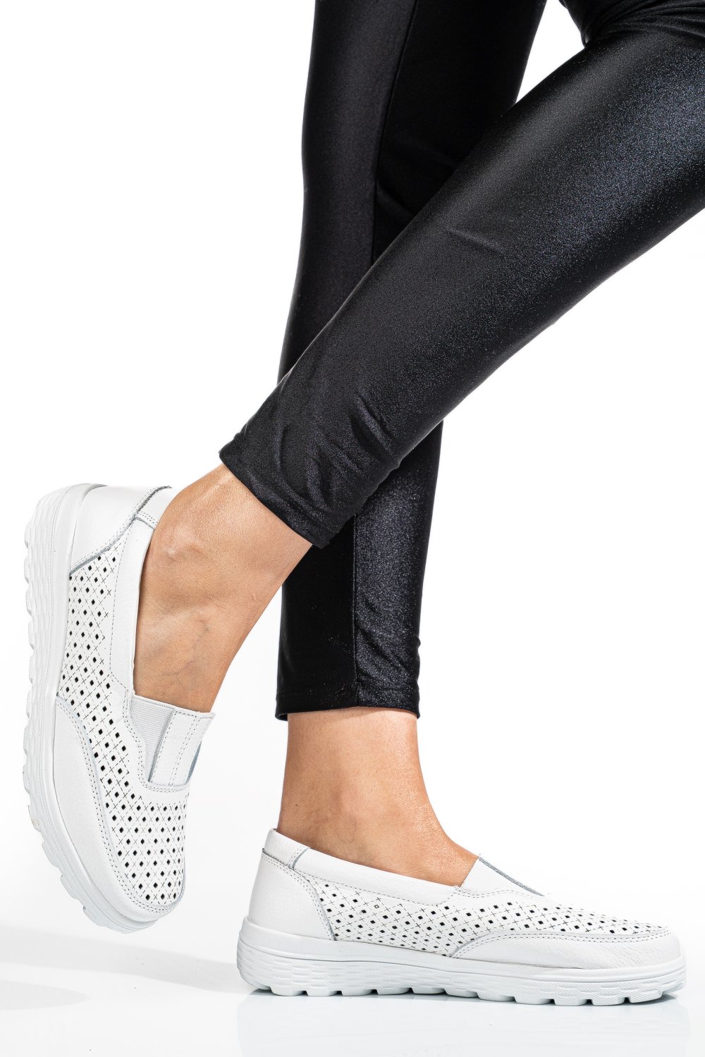 MOCASINI ALBI PIELE NATURALA DSPX22025