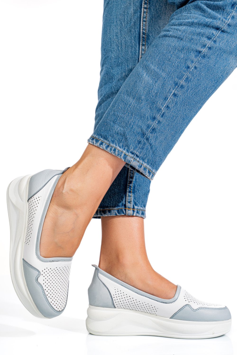 PANTOFI ALBI PIELE NATURALA 2PC007