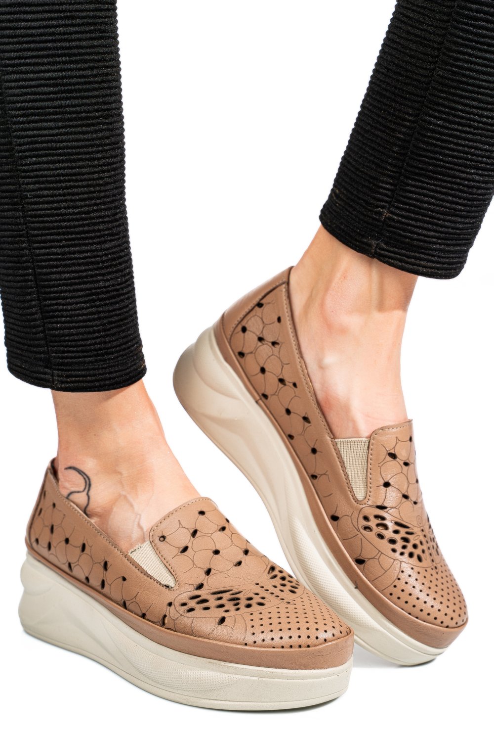 PANTOFI BEJ PIELE NATURALA 2PC005MM