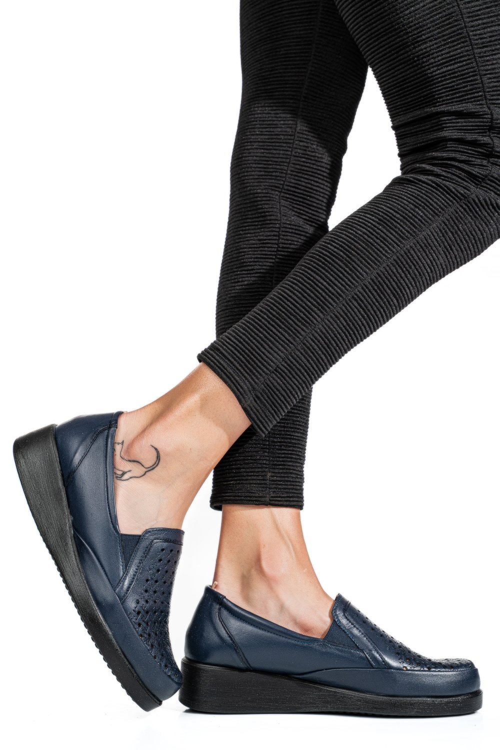 PANTOFI ALBASTRI PIELE NATURALA 6PC02