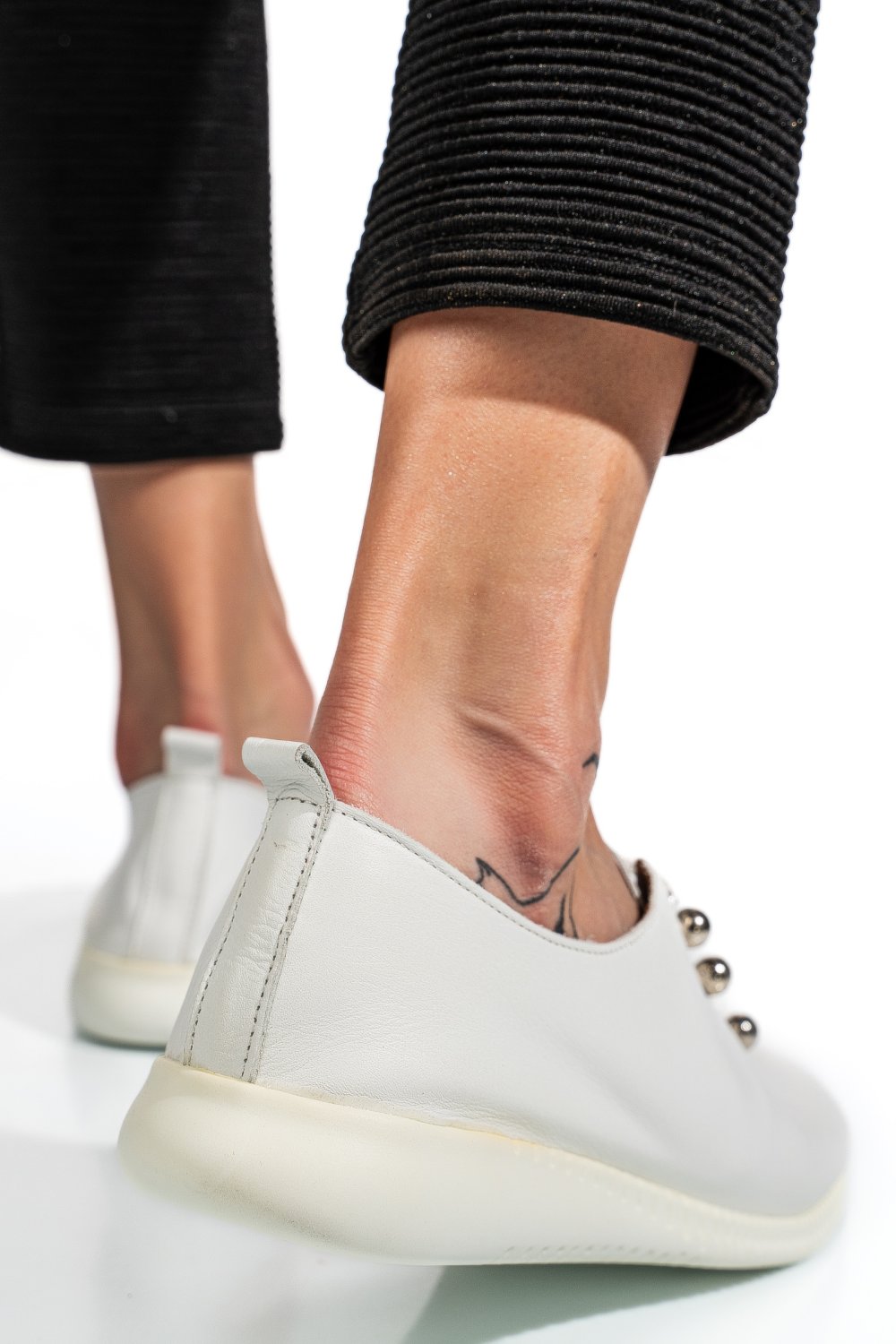 PANTOFI SPORT ALBI PIELE NATURALA 8PC6223