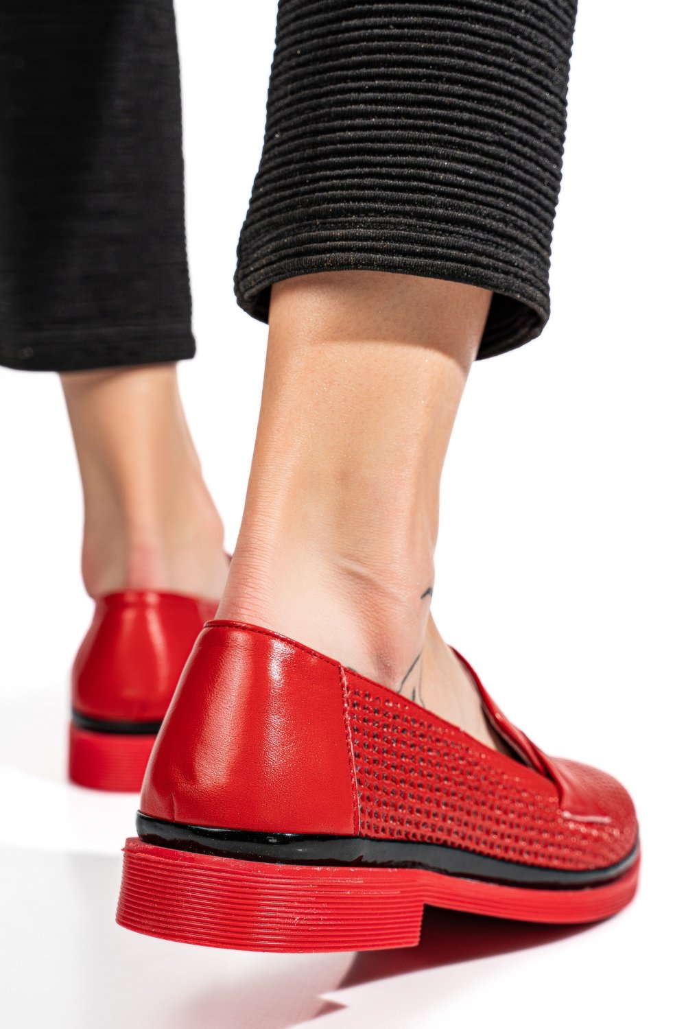 PANTOFI ROSII PIELE NATURALA 1PC121