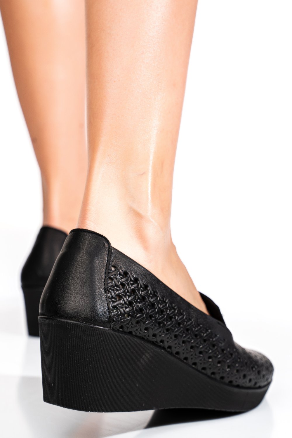 PANTOFI NEGRI PIELE NATURALA 4PC001
