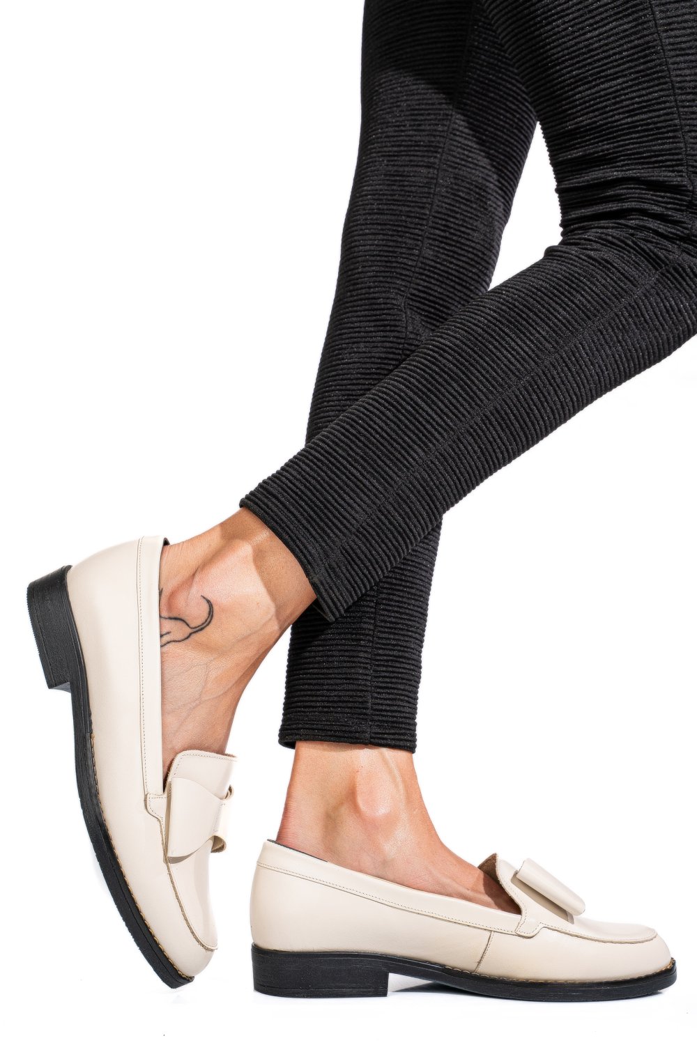 MOCASINI ALBI PIELE NATURALA 1PC110