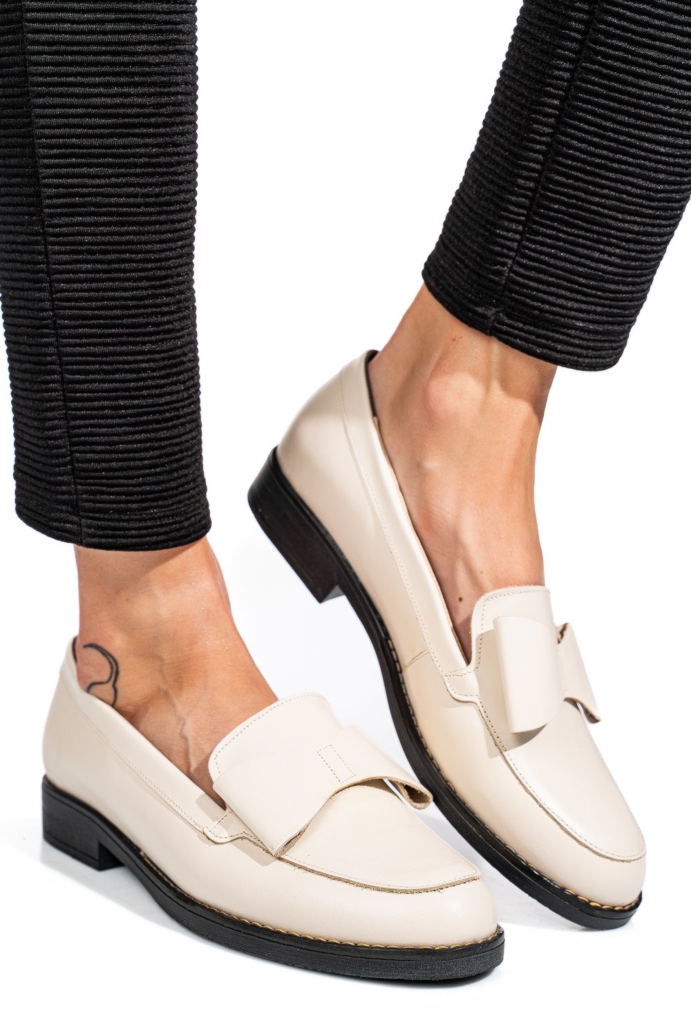 MOCASINI ALBI PIELE NATURALA 1PC110