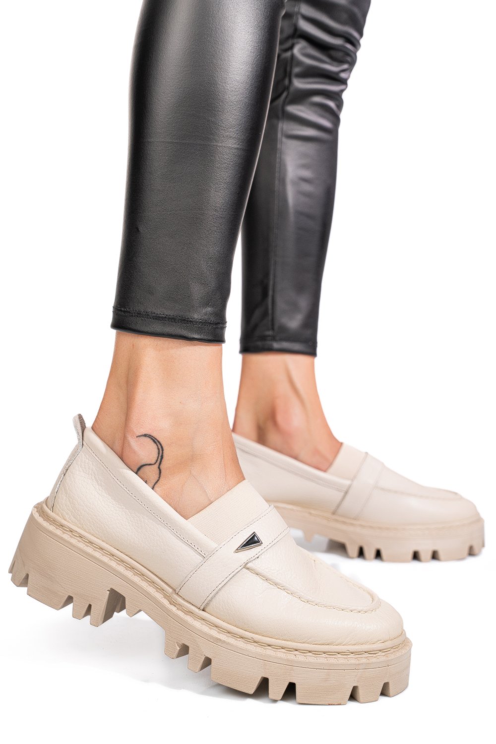 MOCASINI CREM PIELE NATURALA IPCBM011B