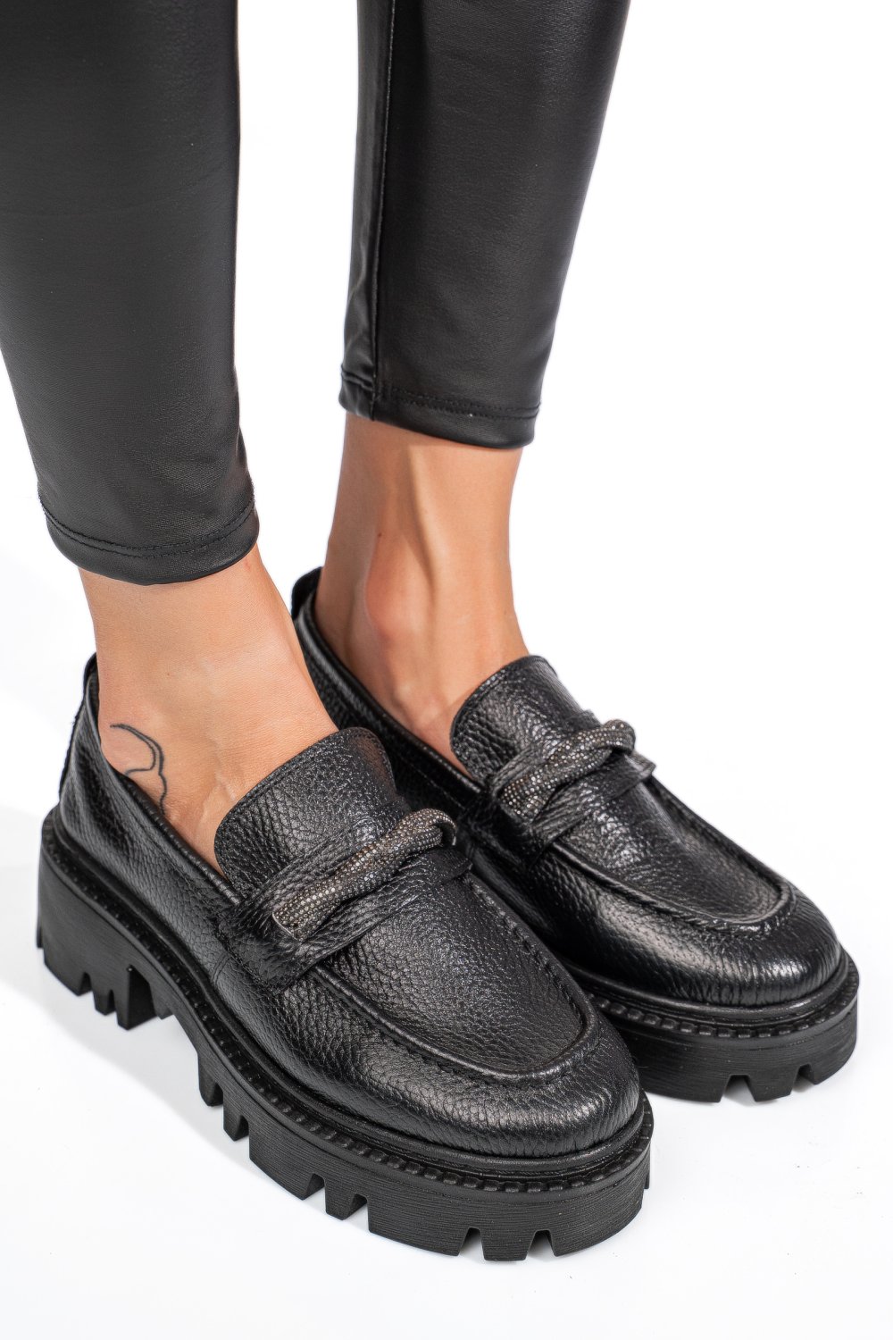 MOCASINI NEGRI PIELE NATURALA IPCBM023B