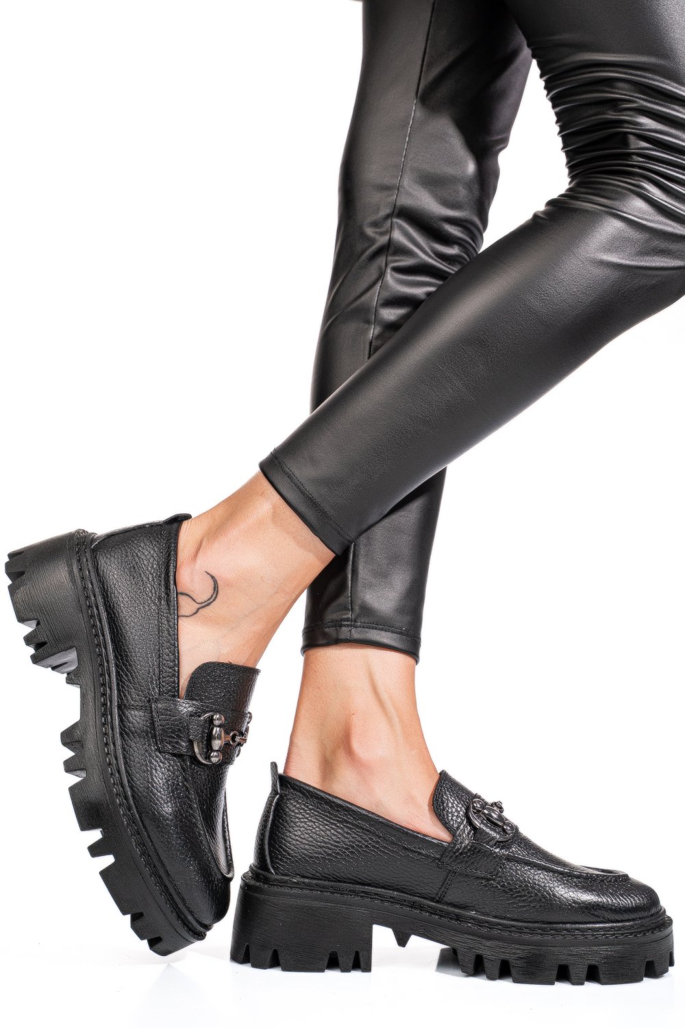 MOCASINI NEGRI PIELE NATURALA IPCBM019B