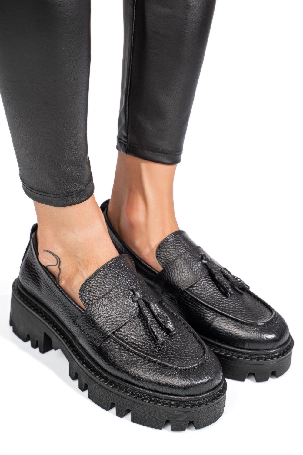 MOCASINI NEGRI PIELE NATURALA IPCBM025B