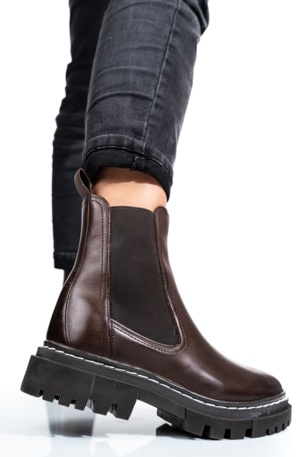 GHETE FEMEI CAPTUSITE PIELE NATURALA MARO VB063204